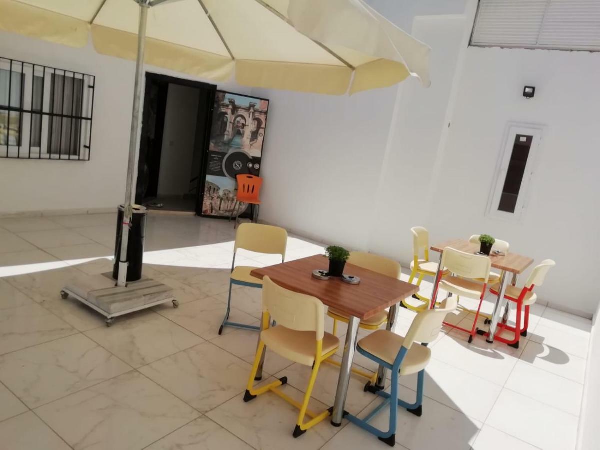 Sare Suites Downtown Antalya Bagian luar foto